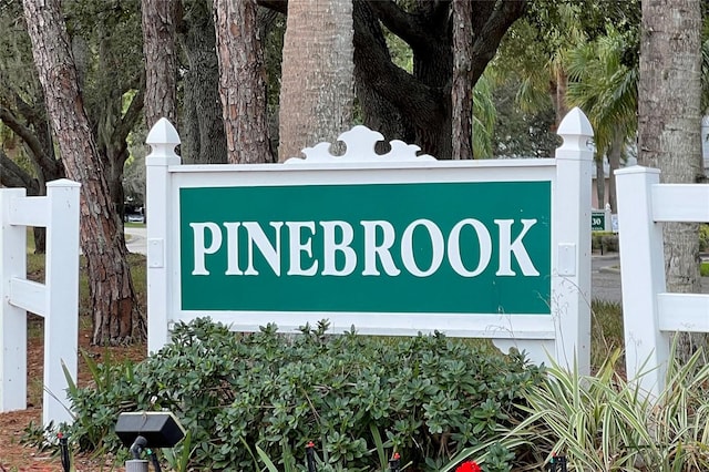 view of community / neighborhood sign