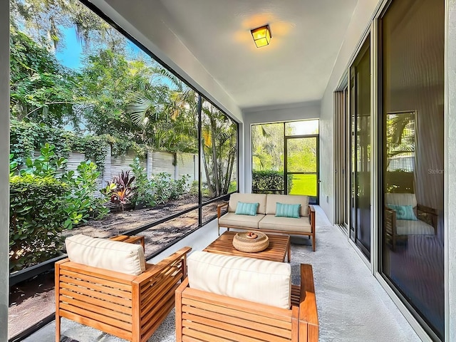 sunroom / solarium with an outdoor hangout area