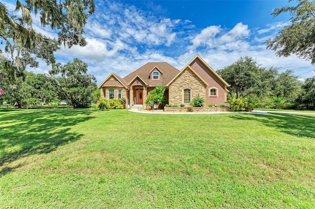 view of front of property with a front yard