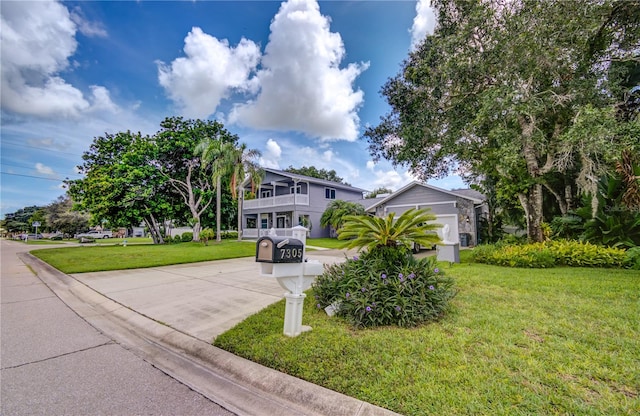 view of front of home featuring a front yard