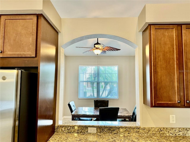 dining space with ceiling fan