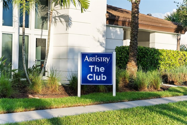 view of community / neighborhood sign