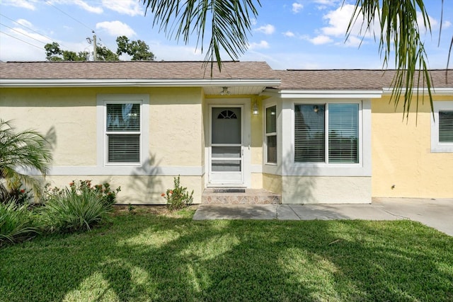 view of front of house with a front yard