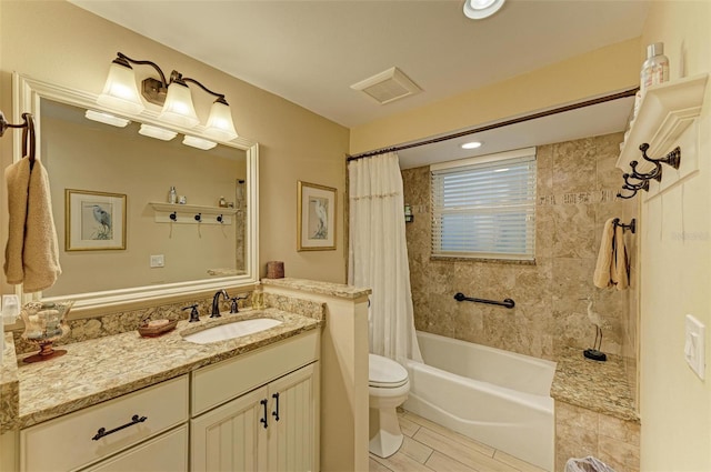 136 Crescent Dr, Anna Maria, FL 34216 - full bath with visible vents, vanity, toilet, shower / bath combo with shower curtain, and recessed lighting