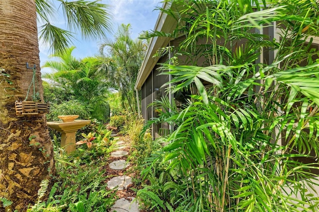 136 Crescent Dr, Anna Maria, FL 34216 - view of yard