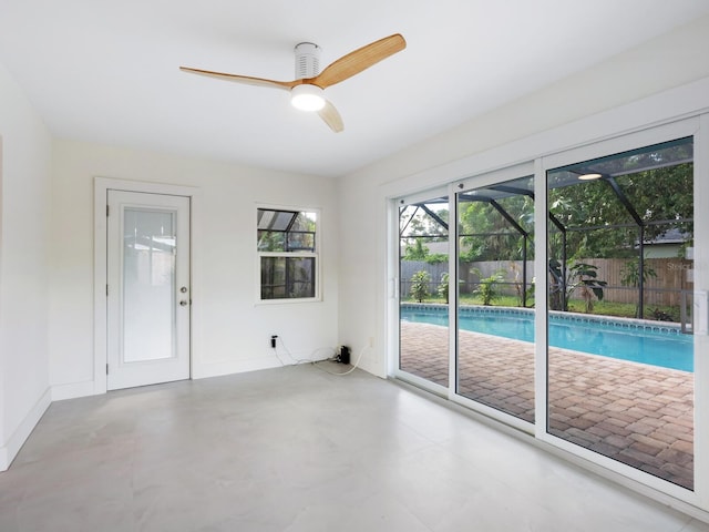 empty room featuring ceiling fan