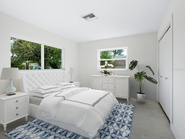 bedroom with a closet