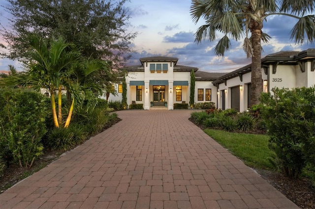 view of front facade with a garage