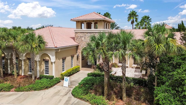 view of mediterranean / spanish-style home