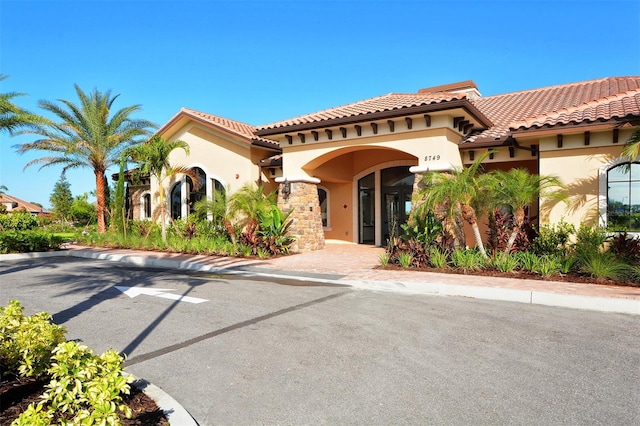 view of mediterranean / spanish-style home