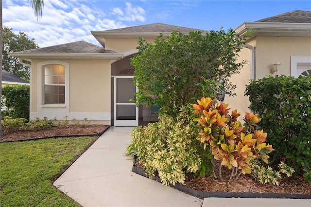 view of front of home with a front yard