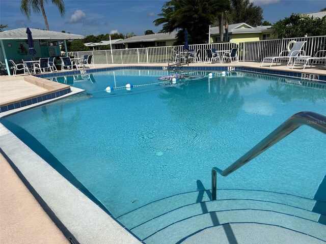 view of swimming pool