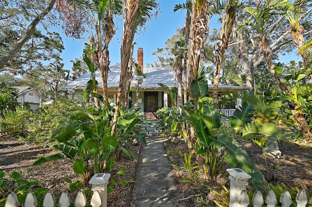 view of front of house featuring covered porch