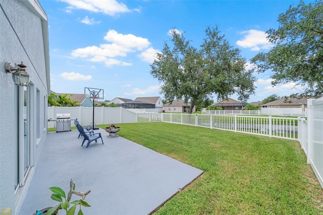 view of yard with a patio area