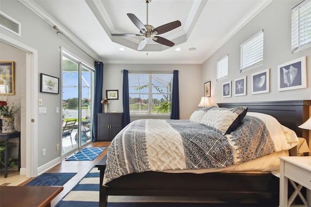 bedroom featuring access to outside, light hardwood / wood-style flooring, crown molding, and ceiling fan