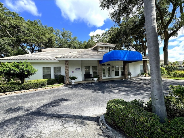 view of front of property