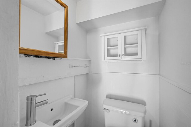 1677 4th St, Sarasota, FL 34236 - bathroom with toilet and a sink