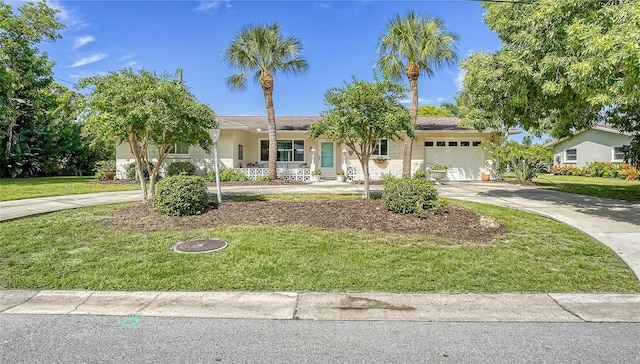 view of front of property with a front lawn and covered porch