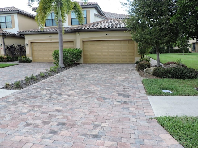 view of front facade with a front yard