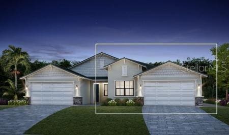 view of front facade featuring a garage