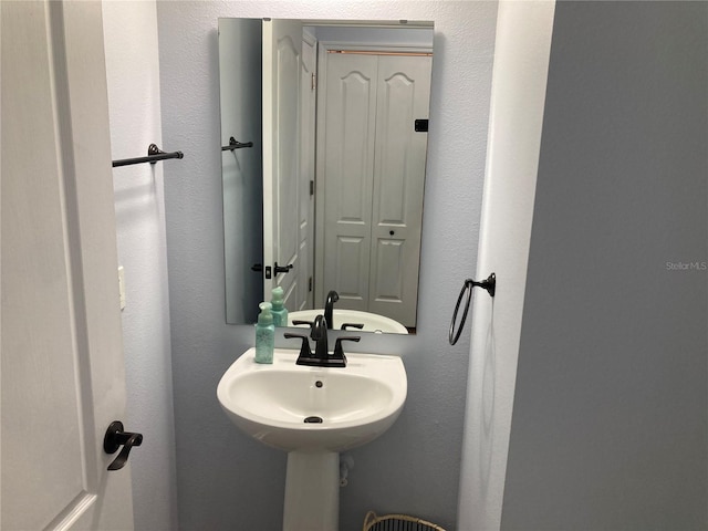 bathroom with sink