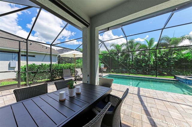3360 Chestertown Loop, Bradenton, FL 34211 - view of swimming pool with a patio area, outdoor dining area, a pool with connected hot tub, and a lanai
