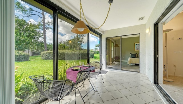 view of sunroom / solarium