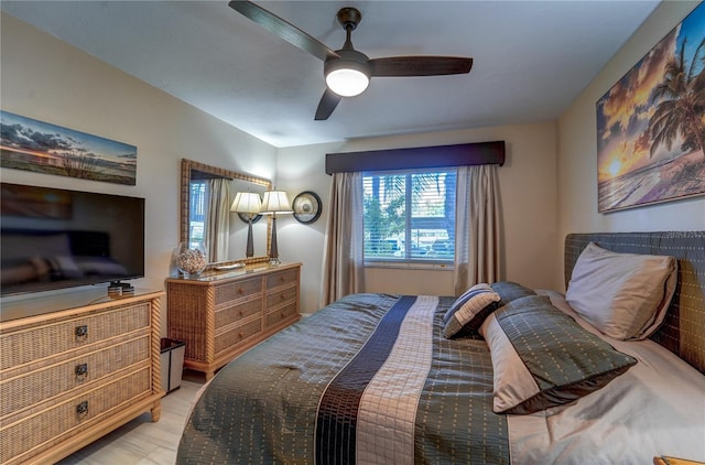 bedroom with a ceiling fan