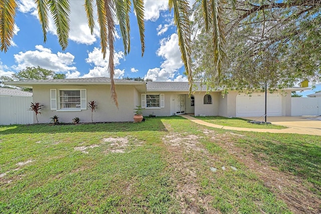 single story home with a front lawn