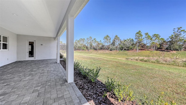 view of yard featuring a patio area