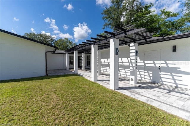 view of yard featuring a patio and a pergola