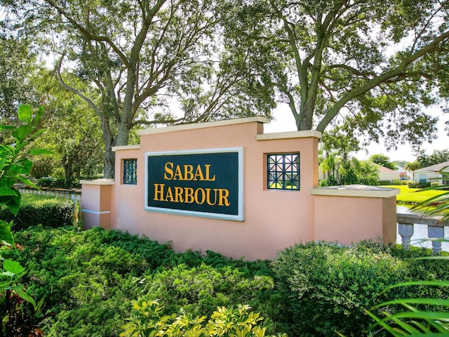 view of community / neighborhood sign