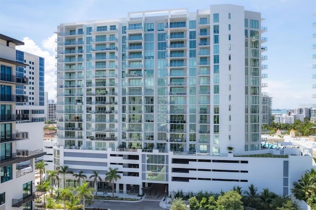 301 Quay Commons Unit 1209, Sarasota FL, 34236, 2 bedrooms, 3 baths condo for sale