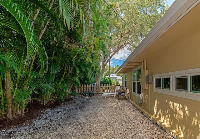 view of yard featuring a patio