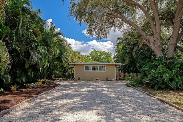 view of front of property