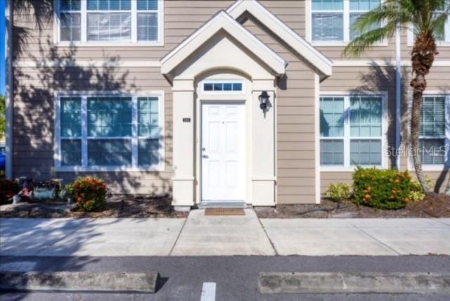 view of property entrance