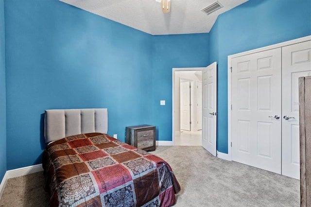14607 Swiss Bridge Dr, Lithia, FL 33547 - bedroom featuring baseboards, visible vents, ceiling fan, and carpet