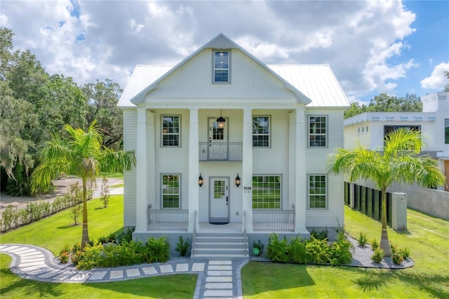 view of front of house featuring a front yard