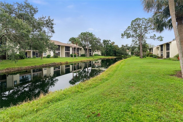 view of yard featuring a water view