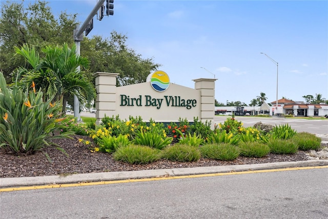 view of community / neighborhood sign