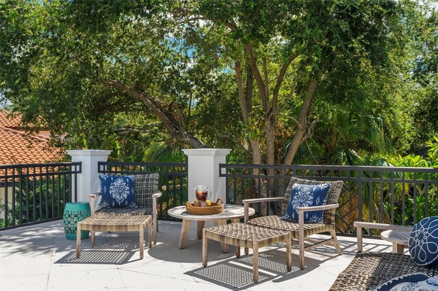 501 Harbor Point Rd, Longboat Key, FL 34228 - view of patio
