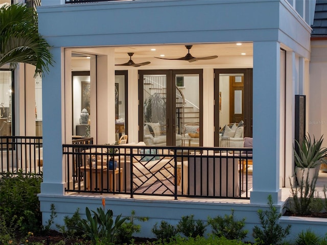 property entrance featuring ceiling fan