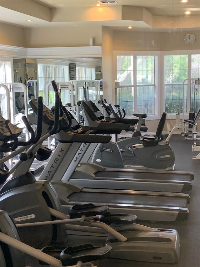 exercise room featuring visible vents