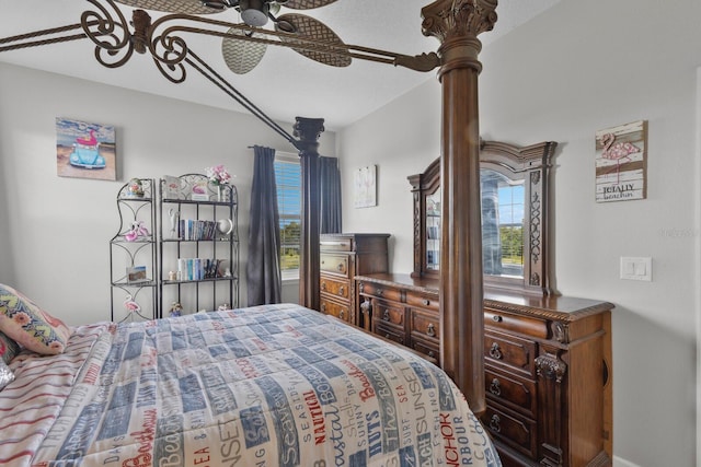 bedroom featuring ceiling fan and a textured ceiling