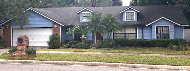 view of front facade featuring a garage