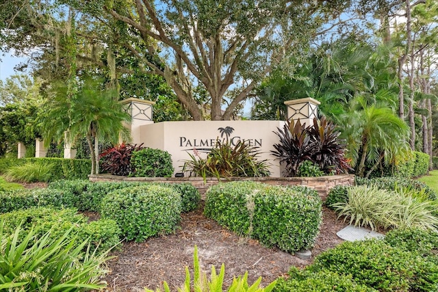 view of community / neighborhood sign