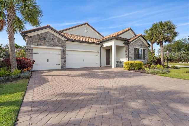 view of front facade with a garage