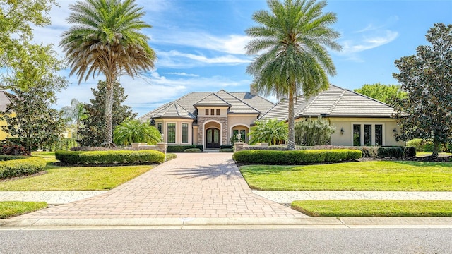 view of front of property with a front yard