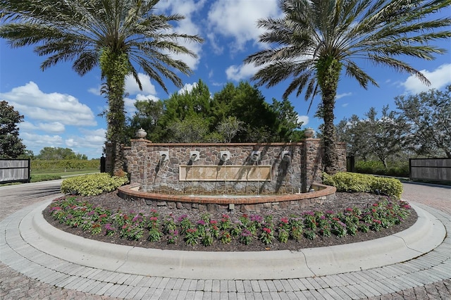 view of community / neighborhood sign