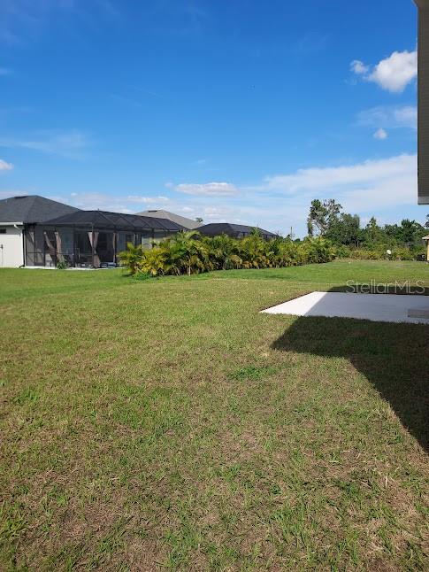 view of yard with a patio